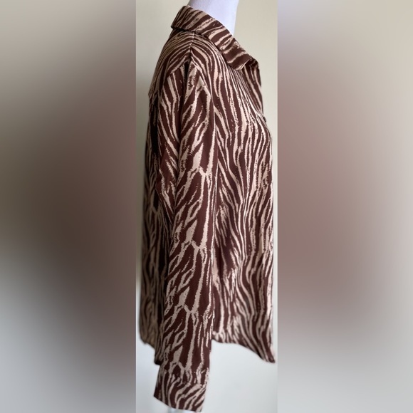 MIAMI ANIMAL PRINT BUTTON FRONT LONG SLEEVE BLOUSE SZ M - Picture 5 of 10